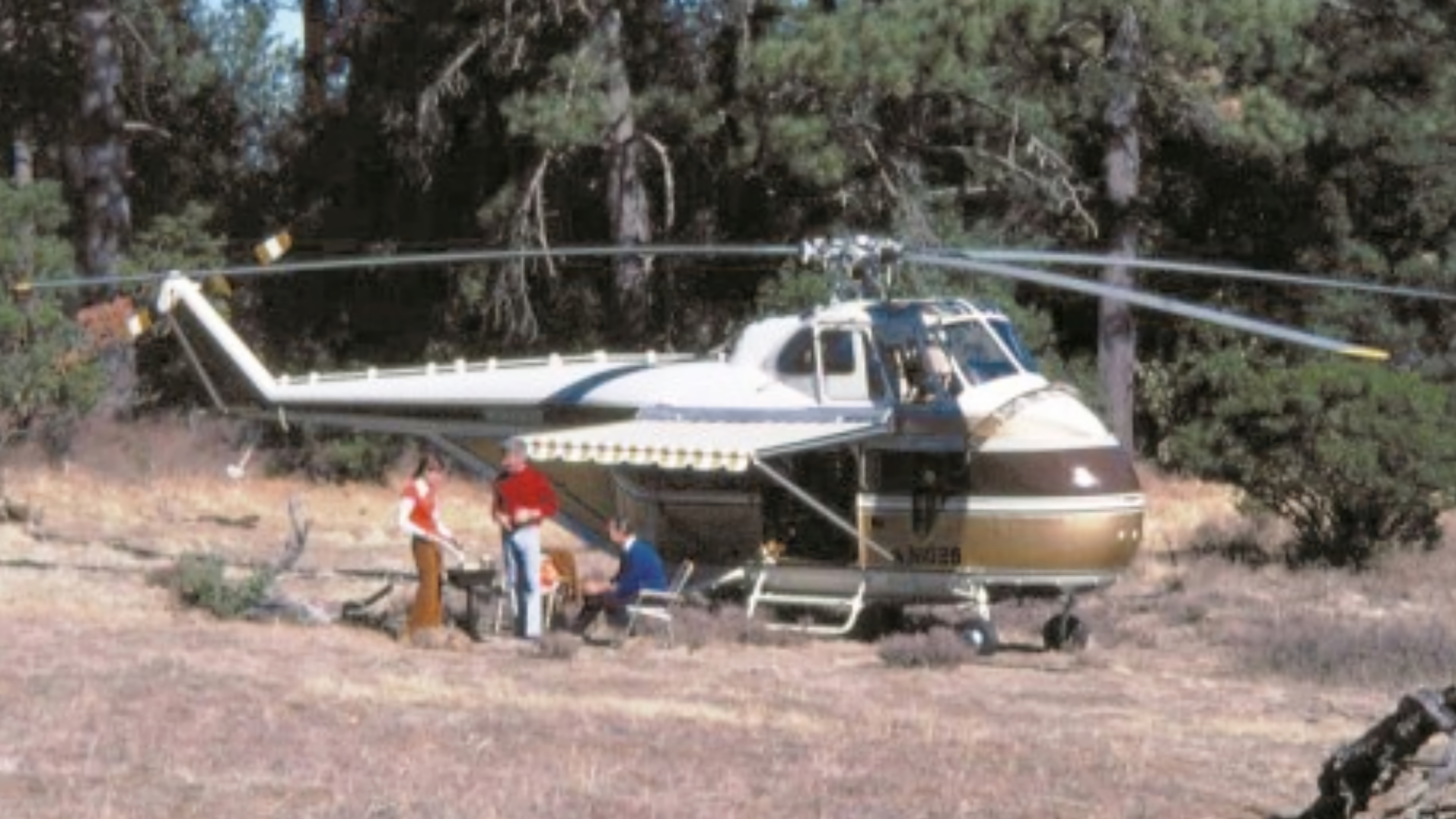 A photo of a Winnebago Heli-Home.